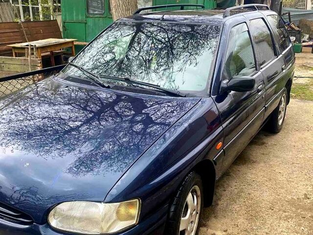 Синій Форд Ескорт, об'ємом двигуна 1.6 л та пробігом 383 тис. км за 2000 $, фото 1 на Automoto.ua