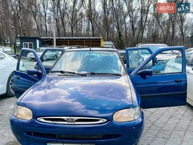 Синий Форд Эскорт, объемом двигателя 1.6 л и пробегом 220 тыс. км за 1150 $, фото 1 на Automoto.ua