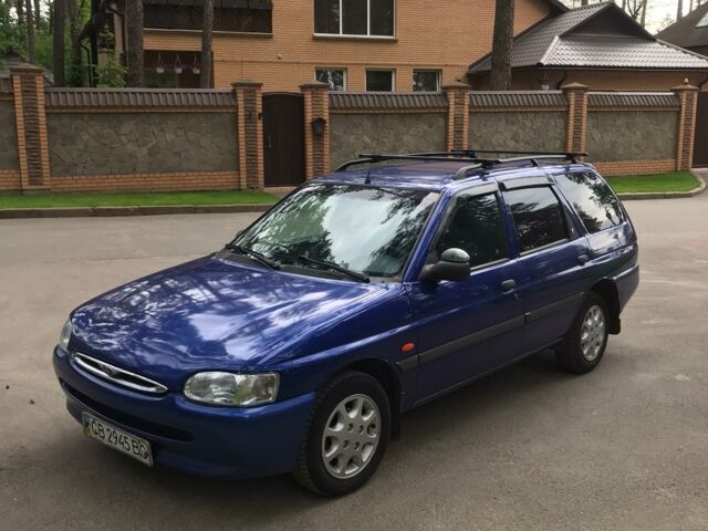 Синій Форд Ескорт, об'ємом двигуна 1.6 л та пробігом 185 тис. км за 2800 $, фото 1 на Automoto.ua