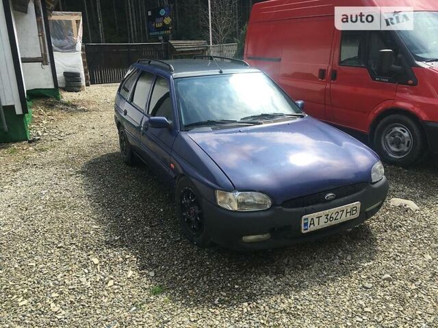 Синий Форд Эскорт, объемом двигателя 1.8 л и пробегом 78 тыс. км за 2098 $, фото 1 на Automoto.ua