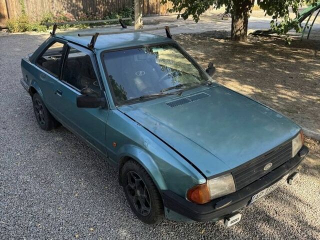 Зеленый Форд Эскорт, объемом двигателя 1.6 л и пробегом 100 тыс. км за 594 $, фото 1 на Automoto.ua