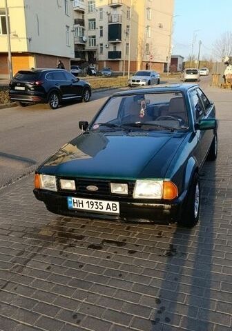 Зелений Форд Ескорт, об'ємом двигуна 1.3 л та пробігом 300 тис. км за 1351 $, фото 1 на Automoto.ua