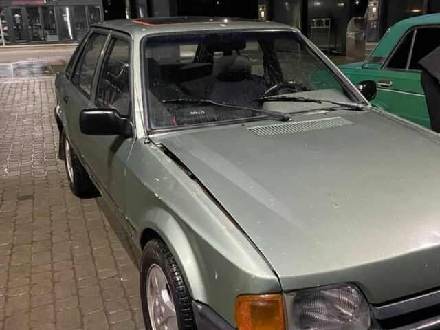 Зелений Форд Ескорт, об'ємом двигуна 1.4 л та пробігом 3 тис. км за 403 $, фото 1 на Automoto.ua