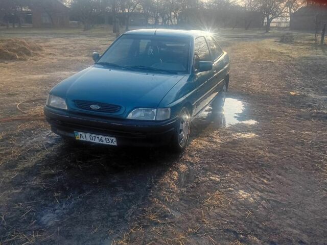 Зеленый Форд Эскорт, объемом двигателя 1.4 л и пробегом 200 тыс. км за 790 $, фото 1 на Automoto.ua