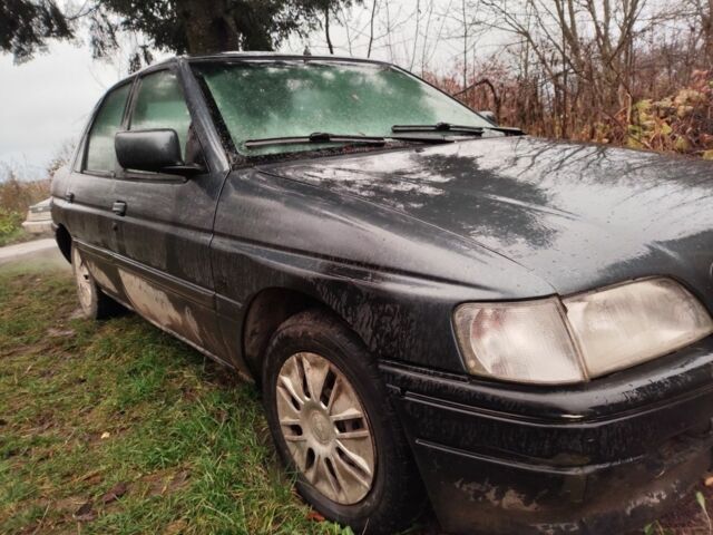 Зеленый Форд Эскорт, объемом двигателя 0 л и пробегом 999 тыс. км за 378 $, фото 1 на Automoto.ua