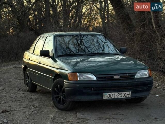 Зеленый Форд Эскорт, объемом двигателя 1.6 л и пробегом 90 тыс. км за 1021 $, фото 1 на Automoto.ua