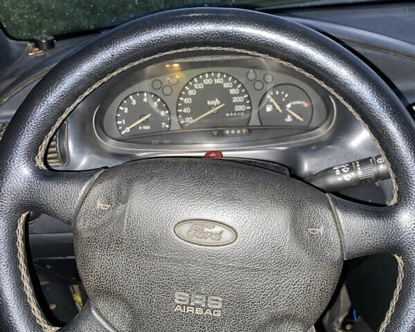 Зеленый Форд Эскорт, объемом двигателя 1.6 л и пробегом 210 тыс. км за 830 $, фото 1 на Automoto.ua