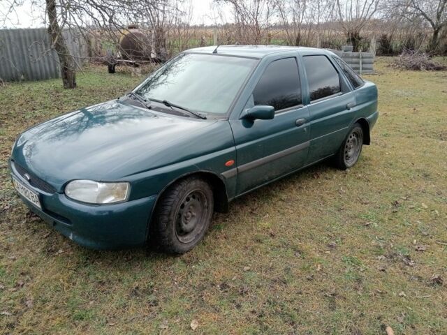 Зеленый Форд Эскорт, объемом двигателя 1.6 л и пробегом 300 тыс. км за 2200 $, фото 1 на Automoto.ua