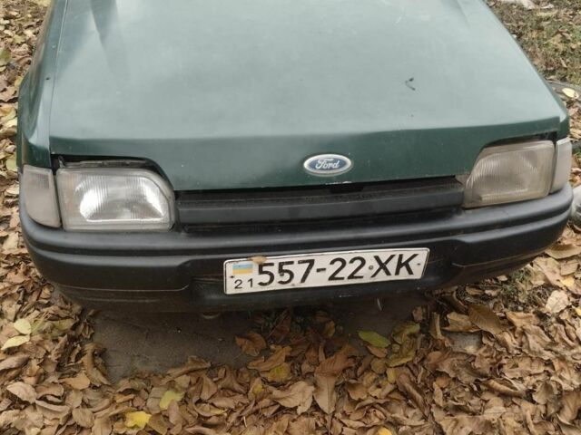 Зелений Форд Ескорт, об'ємом двигуна 0 л та пробігом 223 тис. км за 642 $, фото 1 на Automoto.ua