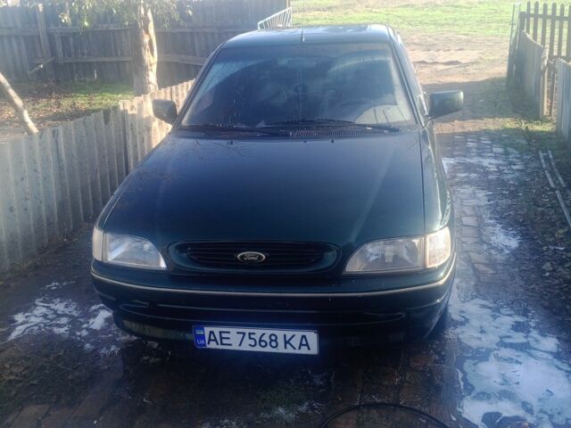 Зеленый Форд Эскорт, объемом двигателя 1.6 л и пробегом 2 тыс. км за 813 $, фото 1 на Automoto.ua