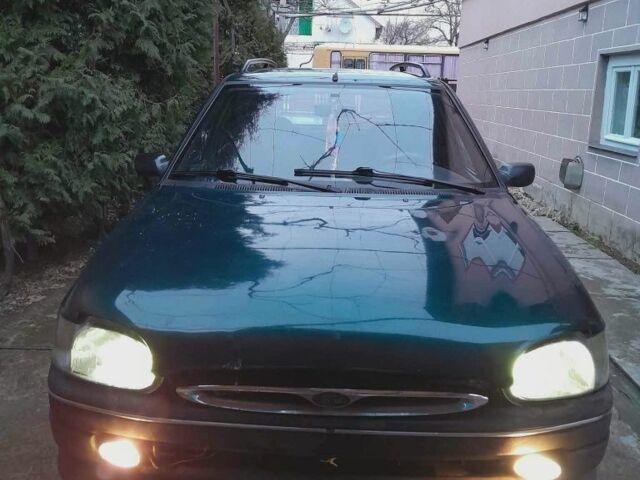 Зелений Форд Ескорт, об'ємом двигуна 1 л та пробігом 421 тис. км за 1786 $, фото 1 на Automoto.ua