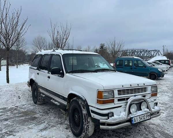 Білий Форд Експлорер, об'ємом двигуна 4 л та пробігом 220 тис. км за 3500 $, фото 1 на Automoto.ua