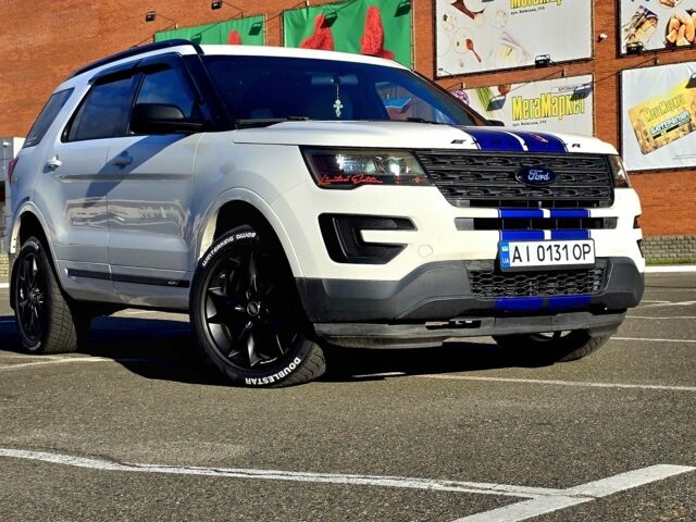 Белый Форд Эксплорер, объемом двигателя 2.3 л и пробегом 417 тыс. км за 13950 $, фото 1 на Automoto.ua