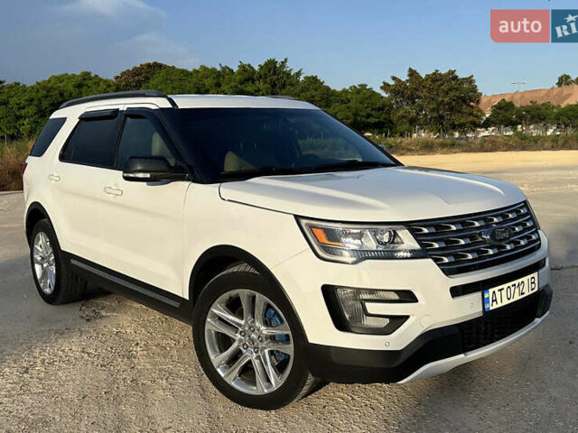 Білий Форд Експлорер, об'ємом двигуна 3.5 л та пробігом 207 тис. км за 15300 $, фото 1 на Automoto.ua