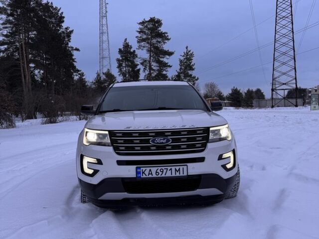 Білий Форд Експлорер, об'ємом двигуна 2.3 л та пробігом 141 тис. км за 15800 $, фото 1 на Automoto.ua