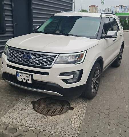 Белый Форд Эксплорер, объемом двигателя 3.5 л и пробегом 100 тыс. км за 24900 $, фото 1 на Automoto.ua