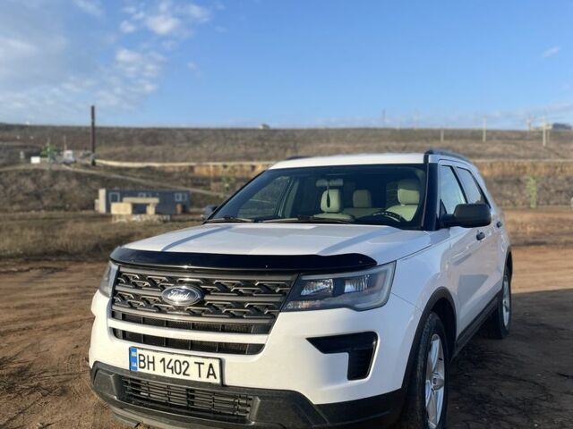 Белый Форд Эксплорер, объемом двигателя 3.5 л и пробегом 177 тыс. км за 17980 $, фото 1 на Automoto.ua