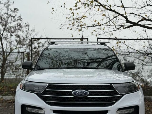 Белый Форд Эксплорер, объемом двигателя 2.3 л и пробегом 106 тыс. км за 27000 $, фото 1 на Automoto.ua