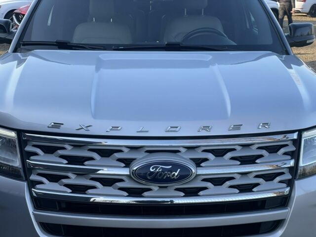 Сірий Форд Експлорер, об'ємом двигуна 3.5 л та пробігом 145 тис. км за 15999 $, фото 1 на Automoto.ua