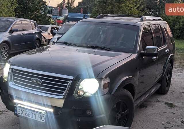Сірий Форд Експлорер, об'ємом двигуна 4.61 л та пробігом 400 тис. км за 11500 $, фото 1 на Automoto.ua
