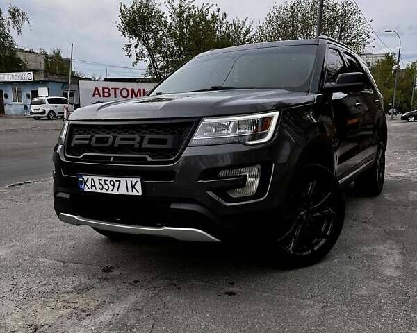 Серый Форд Эксплорер, объемом двигателя 3.5 л и пробегом 171 тыс. км за 16600 $, фото 1 на Automoto.ua