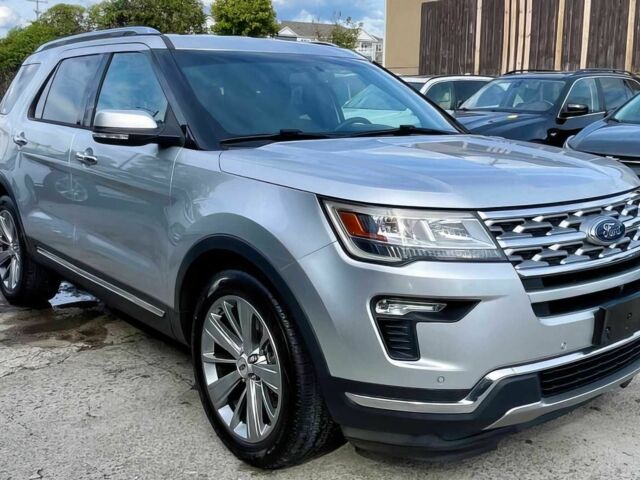 Серый Форд Эксплорер, объемом двигателя 3.5 л и пробегом 35 тыс. км за 15500 $, фото 1 на Automoto.ua