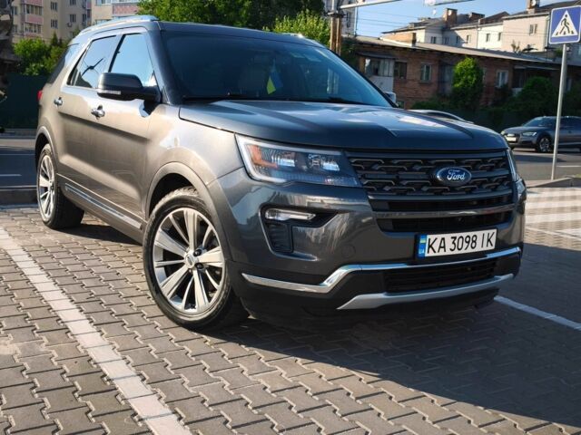Серый Форд Эксплорер, объемом двигателя 3.5 л и пробегом 142 тыс. км за 17900 $, фото 1 на Automoto.ua