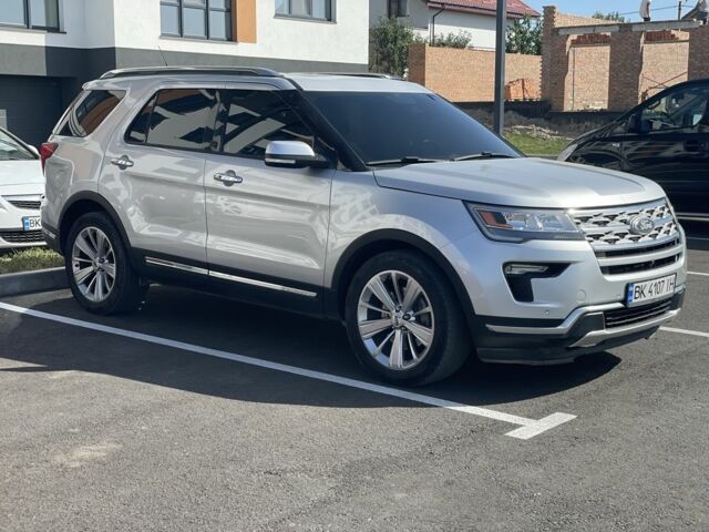 Серый Форд Эксплорер, объемом двигателя 3.5 л и пробегом 88 тыс. км за 22500 $, фото 1 на Automoto.ua