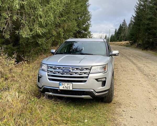 Серый Форд Эксплорер, объемом двигателя 3.5 л и пробегом 136 тыс. км за 26100 $, фото 1 на Automoto.ua