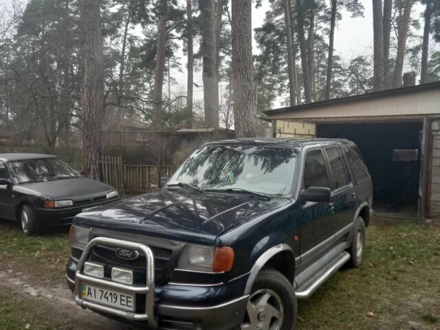 Синий Форд Эксплорер, объемом двигателя 4 л и пробегом 380 тыс. км за 3700 $, фото 1 на Automoto.ua