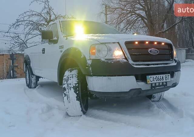 Белый Форд Ф-150, объемом двигателя 4.2 л и пробегом 160 тыс. км за 9000 $, фото 1 на Automoto.ua