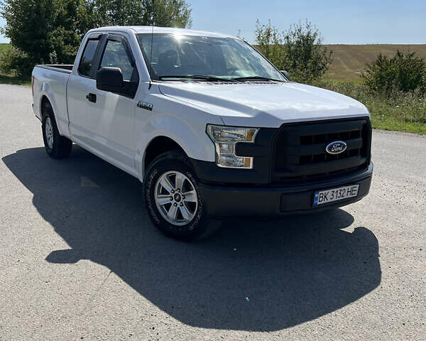 Белый Форд Ф-150, объемом двигателя 2.7 л и пробегом 192 тыс. км за 16700 $, фото 1 на Automoto.ua