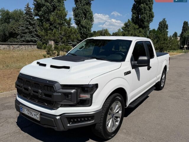 Белый Форд Ф-150, объемом двигателя 2.69 л и пробегом 132 тыс. км за 23000 $, фото 1 на Automoto.ua