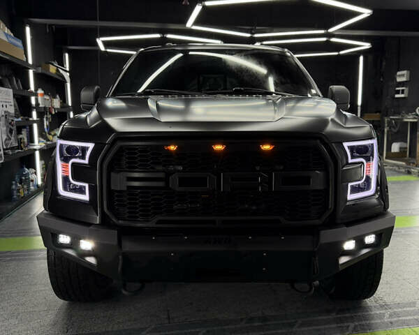 Черный Форд Ф-150, объемом двигателя 3.5 л и пробегом 180 тыс. км за 31850 $, фото 1 на Automoto.ua