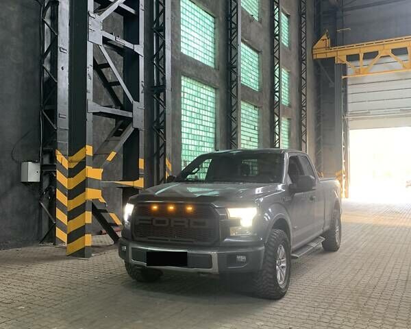 Серый Форд Ф-150, объемом двигателя 2.7 л и пробегом 136 тыс. км за 26843 $, фото 1 на Automoto.ua