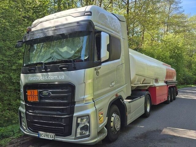 Серый Форд F-Max, объемом двигателя 12.7 л и пробегом 400 тыс. км за 36000 $, фото 1 на Automoto.ua