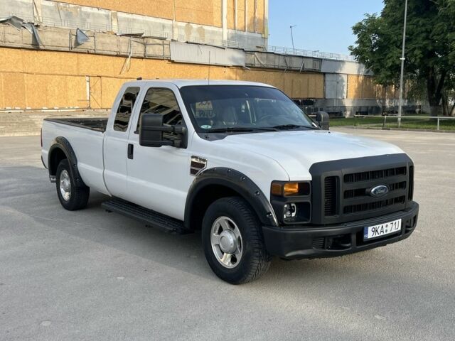 Белый Форд F-Series, объемом двигателя 6.4 л и пробегом 160 тыс. км за 8500 $, фото 1 на Automoto.ua