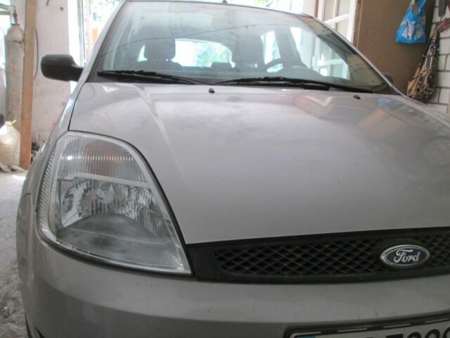 Сірий Форд Фестіва, об'ємом двигуна 0 л та пробігом 170 тис. км за 3300 $, фото 1 на Automoto.ua