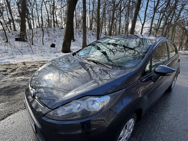 Сірий Форд Фестіва, об'ємом двигуна 1.4 л та пробігом 182 тис. км за 5000 $, фото 1 на Automoto.ua