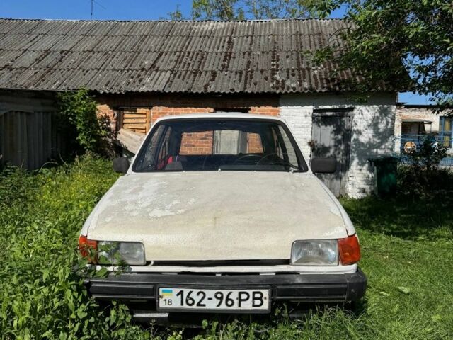 Білий Форд Фієста, об'ємом двигуна 1.6 л та пробігом 1 тис. км за 650 $, фото 1 на Automoto.ua