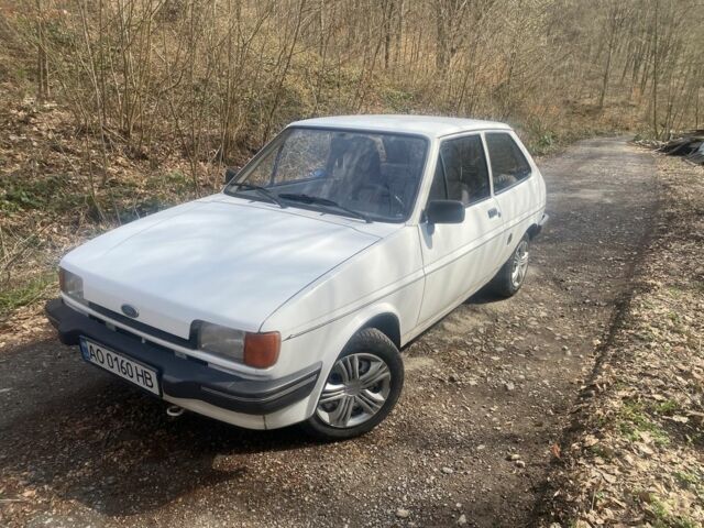 Белый Форд Фиеста, объемом двигателя 1.1 л и пробегом 38 тыс. км за 565 $, фото 1 на Automoto.ua