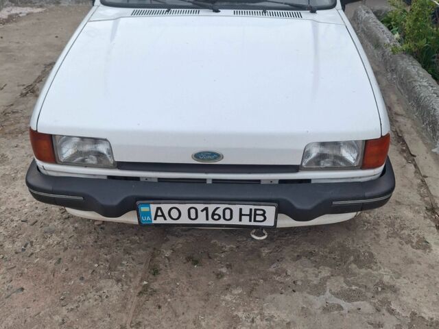 Білий Форд Фієста, об'ємом двигуна 1.1 л та пробігом 39 тис. км за 650 $, фото 1 на Automoto.ua