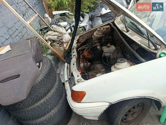 Білий Форд Фієста, об'ємом двигуна 1.1 л та пробігом 220 тис. км за 200 $, фото 1 на Automoto.ua