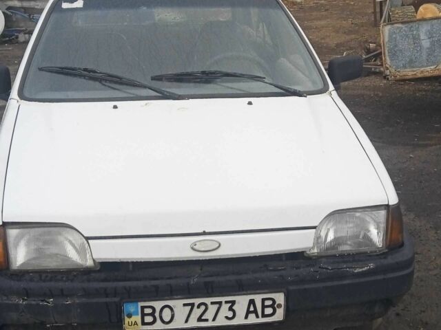 Белый Форд Фиеста, объемом двигателя 0 л и пробегом 200 тыс. км за 342 $, фото 1 на Automoto.ua