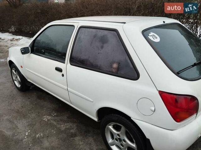 Белый Форд Фиеста, объемом двигателя 1.25 л и пробегом 290 тыс. км за 1700 $, фото 1 на Automoto.ua