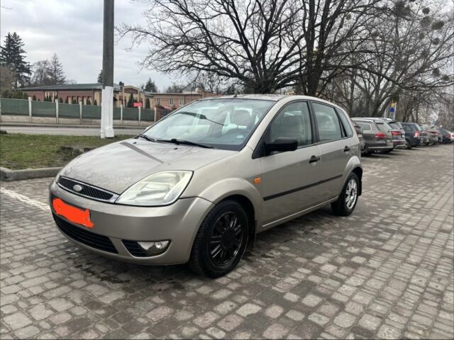 Білий Форд Фієста, об'ємом двигуна 2.5 л та пробігом 300 тис. км за 1750 $, фото 1 на Automoto.ua