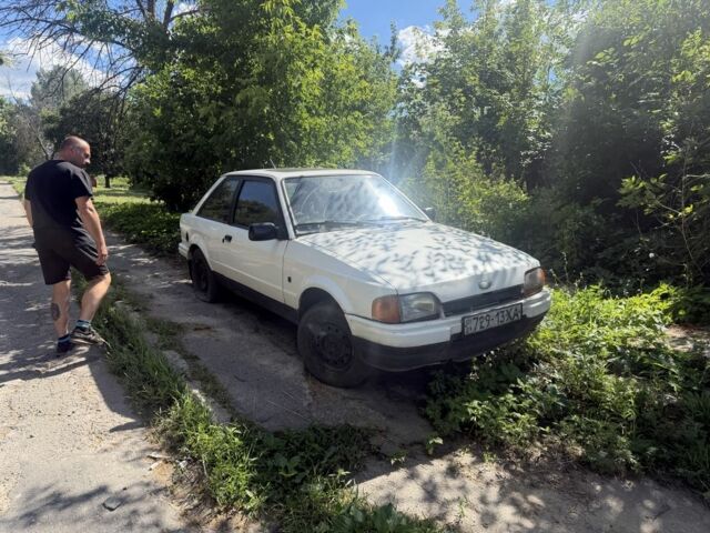 Белый Форд Фиеста, объемом двигателя 1.6 л и пробегом 152 тыс. км за 250 $, фото 1 на Automoto.ua