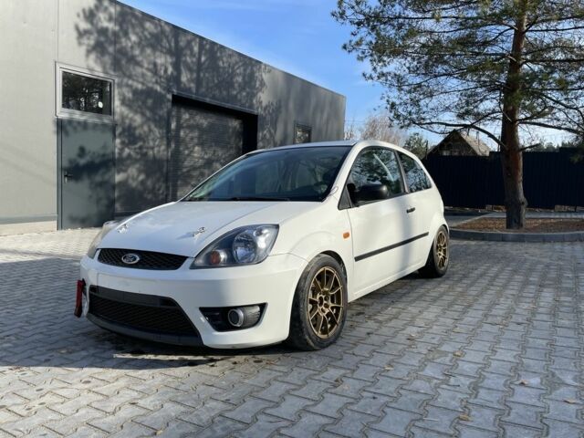 Білий Форд Фієста, об'ємом двигуна 0 л та пробігом 1 тис. км за 12000 $, фото 1 на Automoto.ua