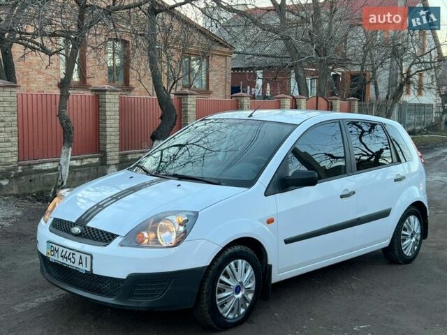 Белый Форд Фиеста, объемом двигателя 0 л и пробегом 216 тыс. км за 2950 $, фото 1 на Automoto.ua