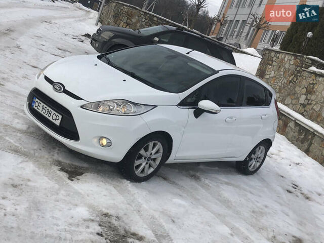 Белый Форд Фиеста, объемом двигателя 1.25 л и пробегом 180 тыс. км за 5500 $, фото 1 на Automoto.ua